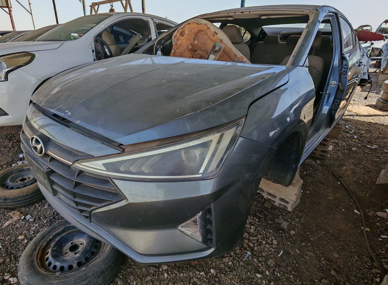 هيونداي Elantra 1