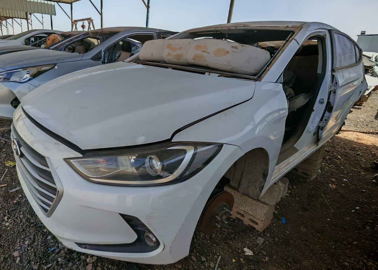 هيونداي Elantra 1